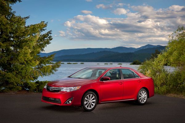 Toyota    Camry XLE 2013